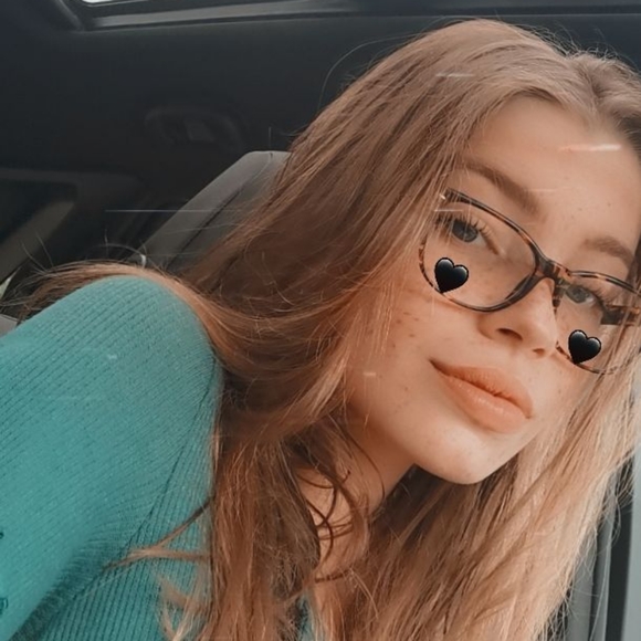 Meet your Posher, Samantha - Picture 2 of 2